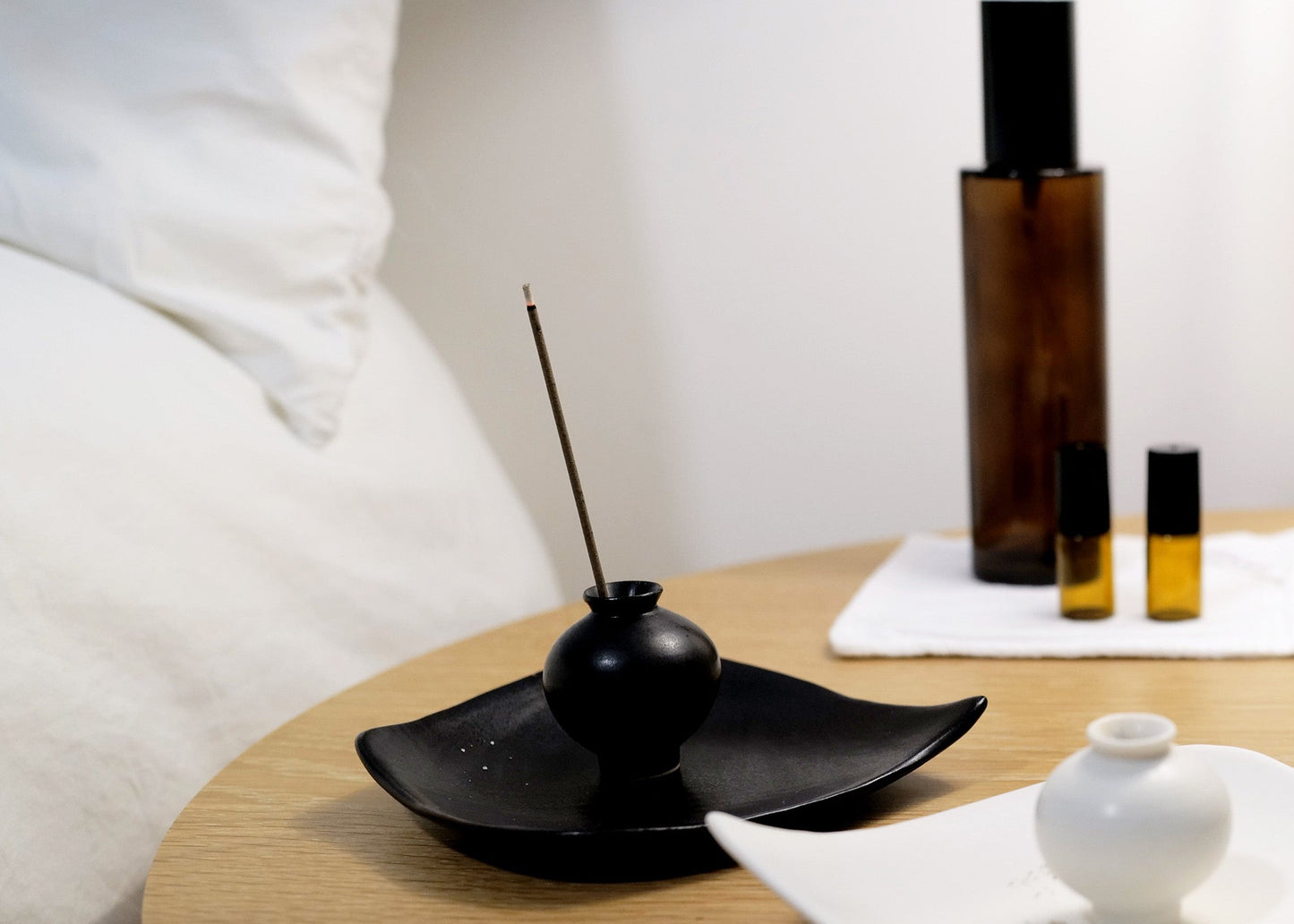 Moon Jar Incense Holder in Black - Inspired by Korean Heritage