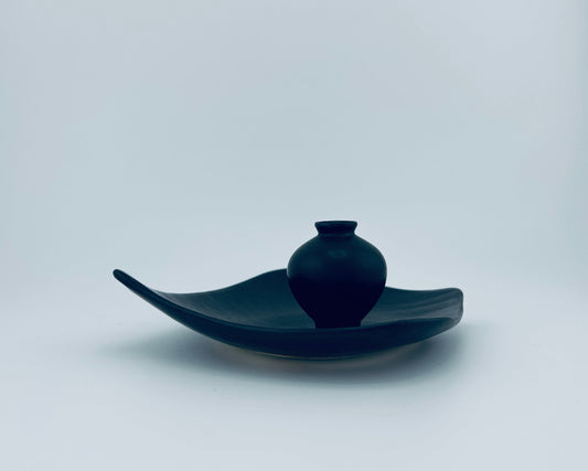 Moon Jar Incense Holder in Black - Inspired by Korean Heritage